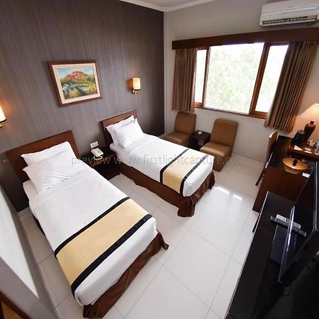 בנדונג Capital O 874 Hotel Nyland Pasteur מראה חיצוני תמונה